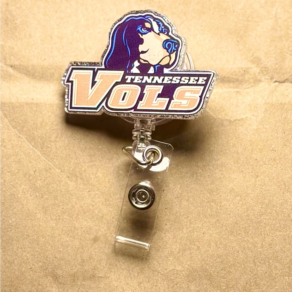 NCAA Tennessee Vols badge reel - Orange, White